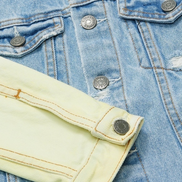 Grlfrnd Cropped Denim Jacket - Picture 4 of 12